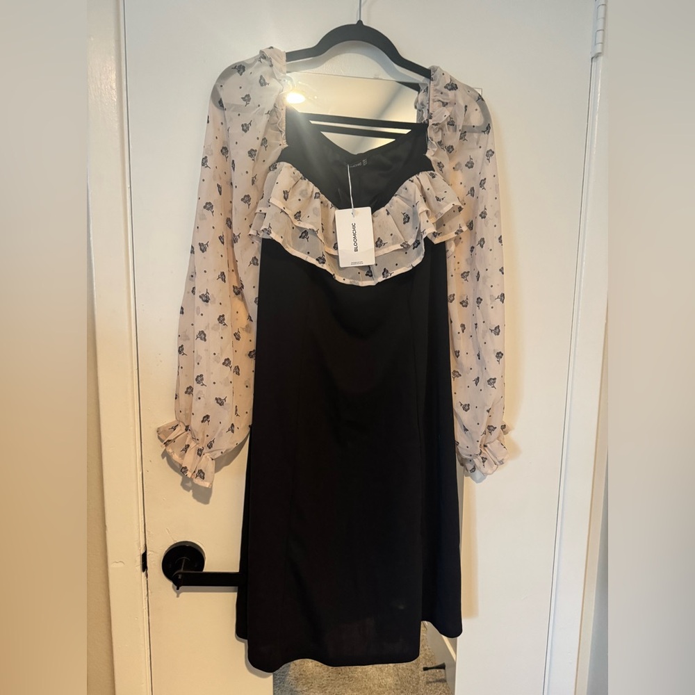 BloomChic NWT Plus 90s 90210 puff sleeve Women's Black and Cream Dress 16